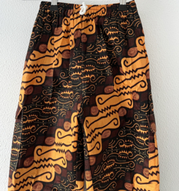 Authentieke Javaanse batik broek. Maat 110, 116  en 134.