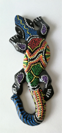 Gekko. Symbool van geluk. Gemaakt door de Balinese aboriginals. Laat hem tegen de muur opkruipen. 15 cm.