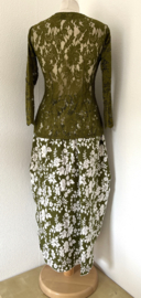 Traditionele kebaya set. Maat 36 en 42.