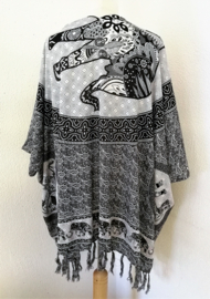 Sarong vest Sarong vest olifant OpArt. Symbool van  kracht, heilige wijsheid en onsterflijkheid.  100% Rayon, met sarong knoop.