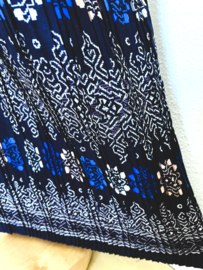 Batik uit Java. Authentieke rok plissé. Maatbereik 40/42.