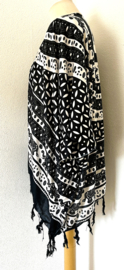 Sarong vest olifant OpArt. Symbool van  kracht, heilige wijsheid en onsterflijkheid.  100% Rayon, met sarong knoop.op.