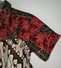 Authentieke Balinese batik kinderblouse. Maat 152/12 jaar.