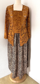 Traditionele Balinese set. Maat 44.