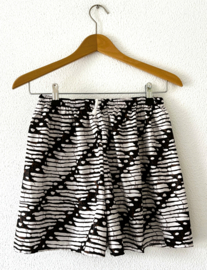 Batik herenshort. Maat 44/46.