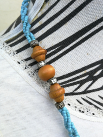 Tribal ketting turquoise. Totale lengte 27 cm. 