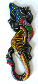 Gekko. Symbool van geluk. Gemaakt door de Balinese aboriginals. Laat hem tegen de muur opkruipen. 20 cm.