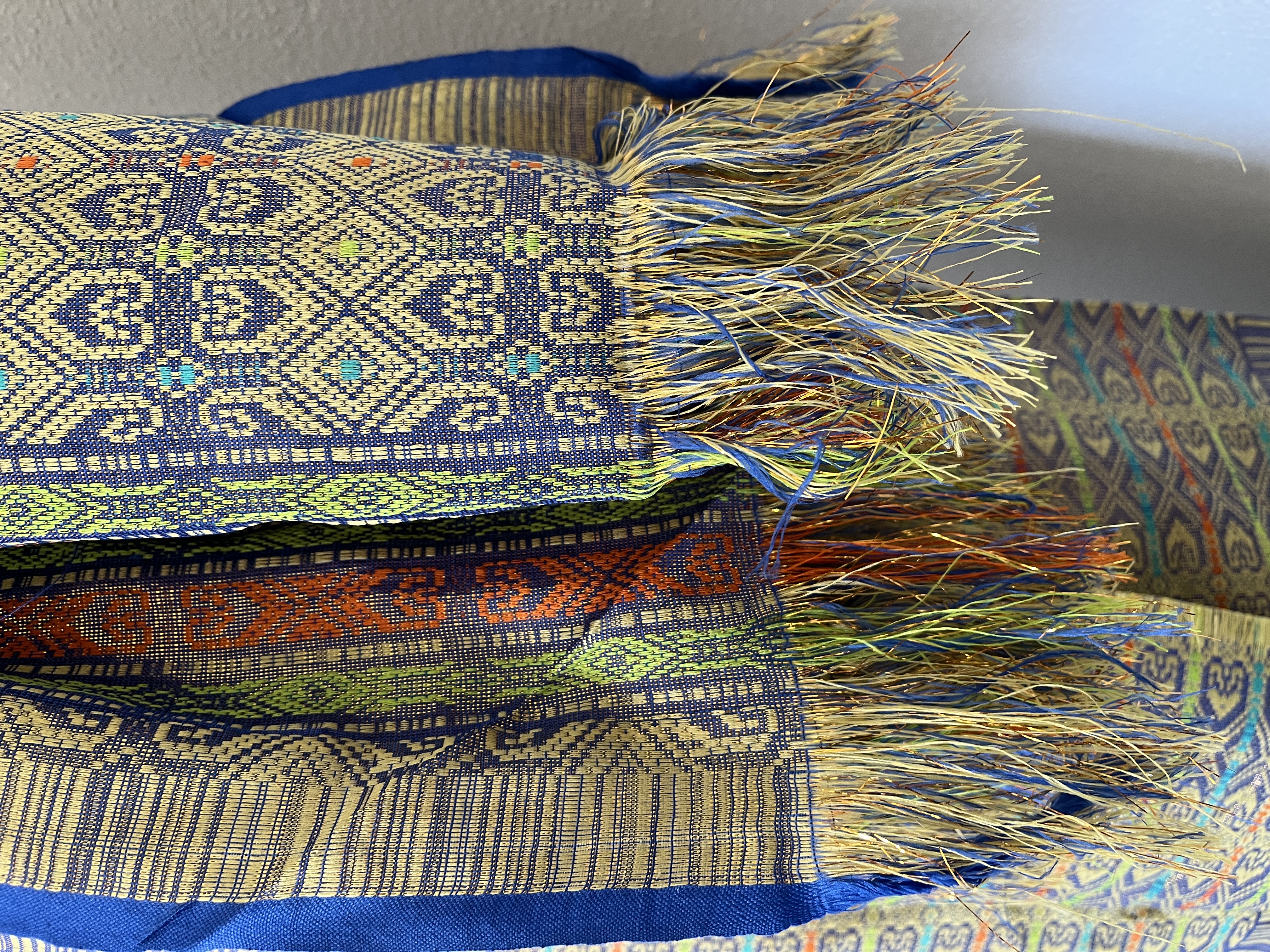 Kain Songket. Geweven gouddraad sarong. Complete set met selendang