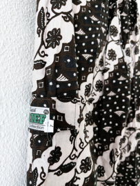 Authentieke Javaanse batik broek. Maat 122 en 146.