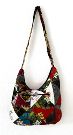 Schoudertas 38 x 29 cm. Hoofdvak en zijvak met rits. Gevoerd.