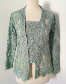 Traditionele Balinese kanten kebaya mint groen. Maat 38.