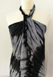 Sarong Tie Dye. 115x150 cm 100% Rayon (kunstzijde) wasbaar op 30 graden. Met sarongknoop.