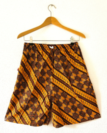 Batik herenshort. Maat 44/46.