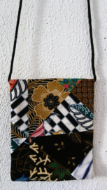 Prachtig batik patchwork schoudertasje.