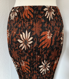 Batik uit Java. Authentieke rok plissé. Maat 44.