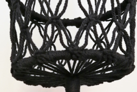 Macramé plantenhanger zwart.