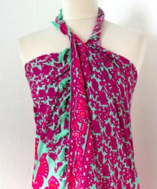 Sarong pauw, pastelgroen/donkerroze.  Symbool van onsterfelijkheid.