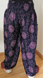 Broek 'Bali Art' paars/roze. Maat 44 t/m 48.