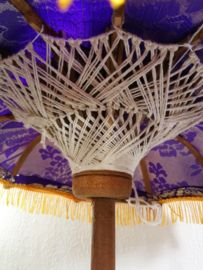 Bali parasol 60 cm paars.  Diameter 47 cm. Op houten voet van palisander.
