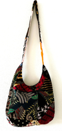 Schoudertas 38 x 29 cm. Hoofdvak en zijvak met rits. Gevoerd.