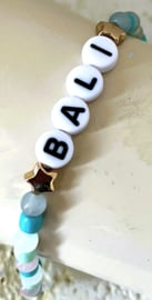 Uit het atelier van Ana. Armband 'Bali'.