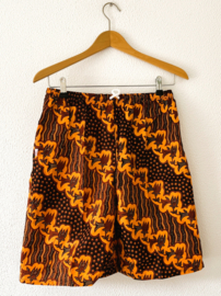 Batik herenshort. Maat 44/46.
