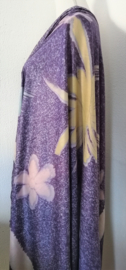 Kleine maat sarong Tie dye pennenstreek paars. 110x140 cm. 100% rayon wasbaar op 30 graden. Met sarongknoop