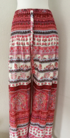 Broek Bohemian '1001 nacht' rood. Lange benen model. Maat 38 t/m 42.