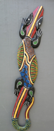 Gekko. XL. Symbool van geluk. Gemaakt door de Balinese aboriginals. Laat hem tegen de muur opkruipen.78 cm.