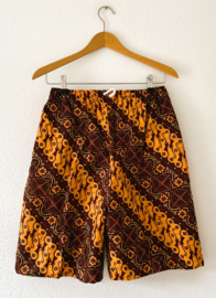Batik herenshort. Maat 44/46.