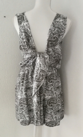 Korte zomerse mouwloze jumpsuit 'paisley dream'. Maat 36 t/m 40.