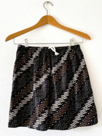 Batik herenshort. Maat 44/46.