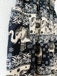 Prachtige Bohemian olifanten broek. Lange benen model. Maat 42.