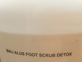 Foot Scrub, Bali Alus gecertificeerd. Detox massage behandeling voor de zeer droge voet. Grote pot van 250 gram.