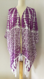 Sarong vest pauw, paars tinten/wit. Symbool van onsterflijkheid. 100% rayon, met sarong knoop.