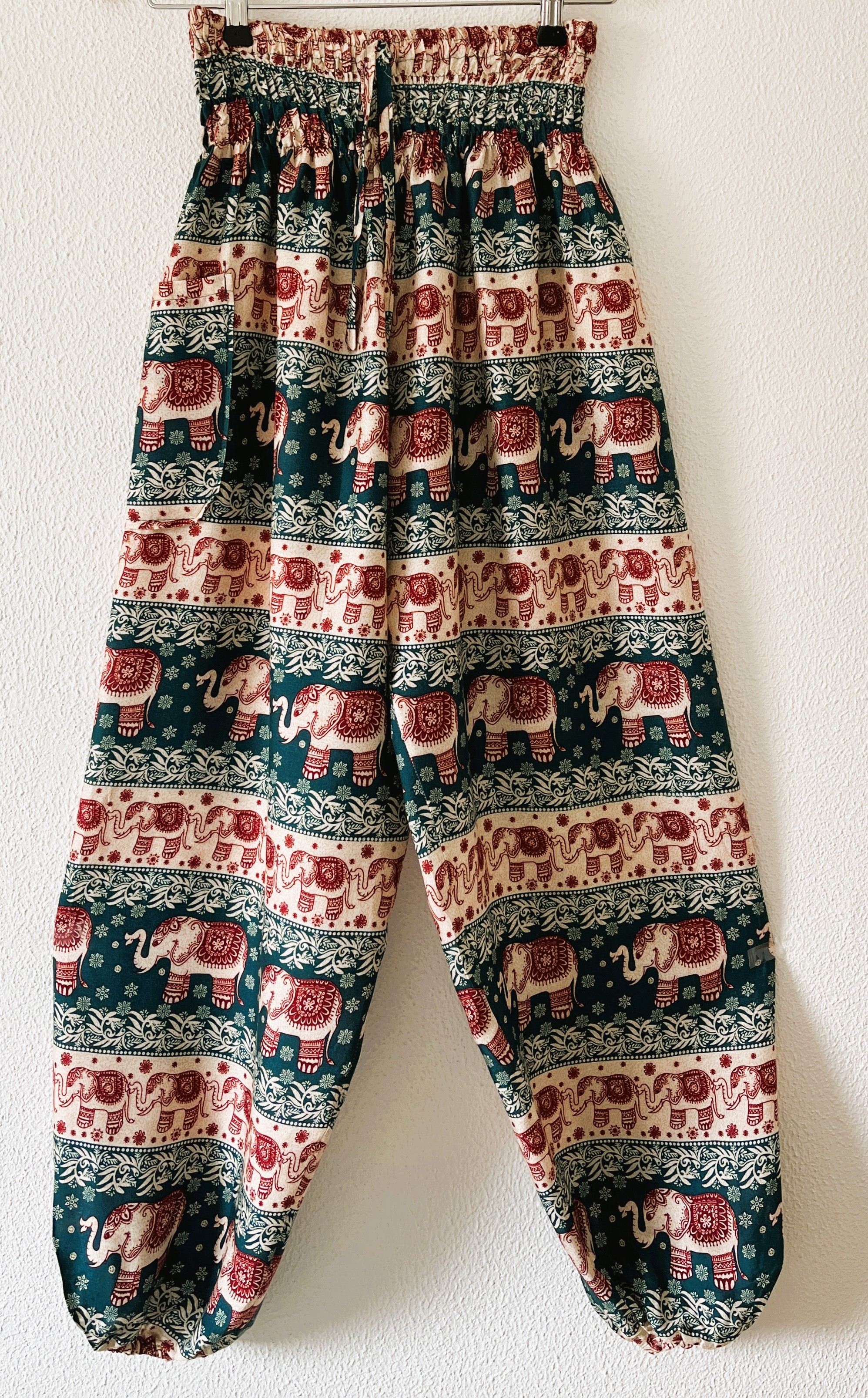 Prachtige Bohemian olifanten broek. Lange benen model.   Maat 40/42.