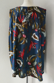 Mouwloze top Bali Flower steenblauw/multi. Maat 52.