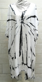 Schitterende oversized tie dye kaftan. Wit/zwart/grijs. One Size.