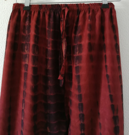 Broek 'tie dye'. Maat 40/42.
