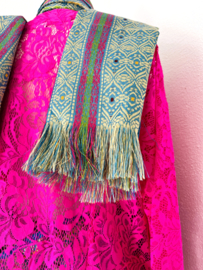Luxe en authentieke traditionele Balinese set. Maat 54.