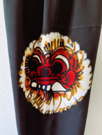 Barong dans broek. Maat 134/140.