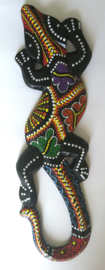 Gekko. Symbool van geluk. Gemaakt door de Balinese aboriginals. Laat hem tegen de muur opkruipen. 24 cm.