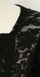 Traditionele Balinese kanten kebaya zwart. Maat 44 t/m 58 en 60 t/m 66.