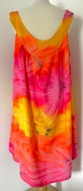 Heerlijk wijd tie dye jurkje.  One size voor maat 44/46.
