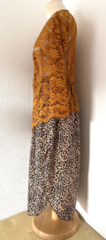 Traditionele Balinese set. Maat 44.