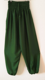 Broek Bohemian mosgroen.  Maat 36 t/m 42.