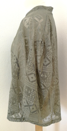 Traditionele Balinese kanten kebaya groen. Maat 58.
