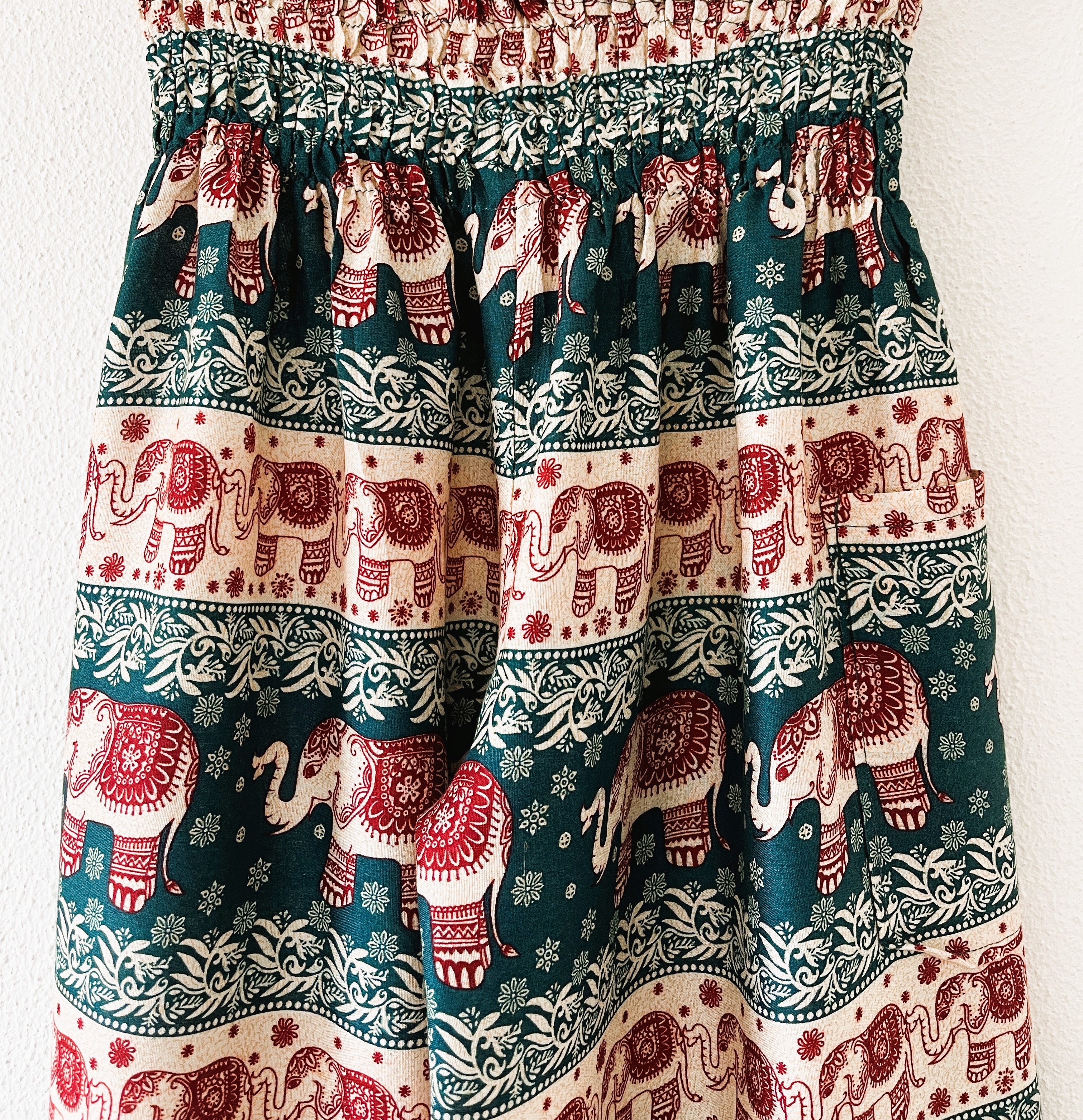 Prachtige Bohemian olifanten broek. Lange benen model.   Maat 40/42.