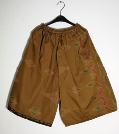 Batik short. Maat heren 44/46. Dames 36/38.