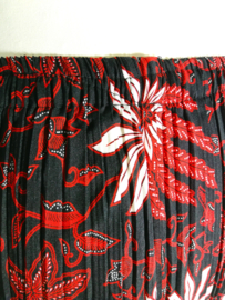 Batik uit Java. Authentieke rok plissé.  Maatbereik 36 t/m 42.